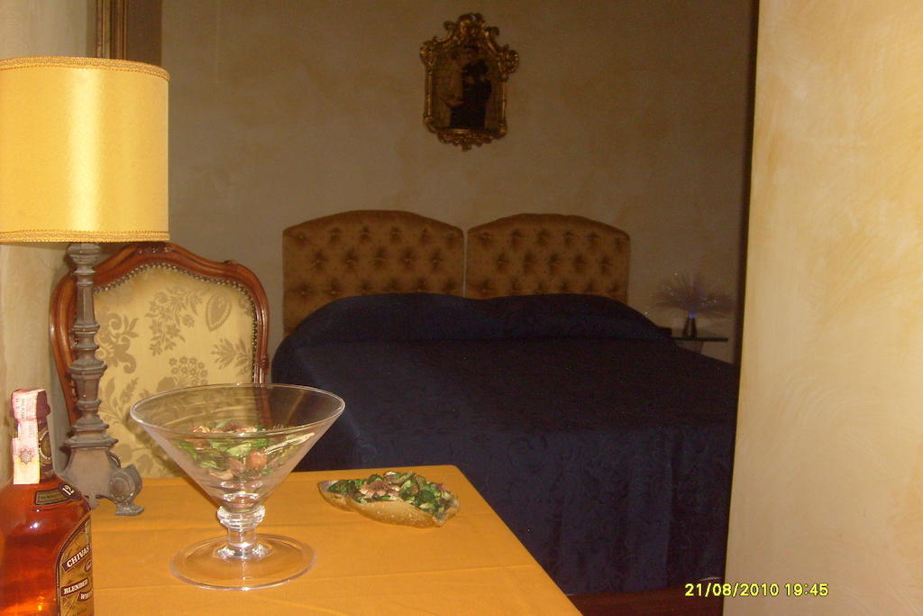 Couette-café Carolina Plebiscito R. *